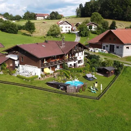 Erna 4* Böbrach
