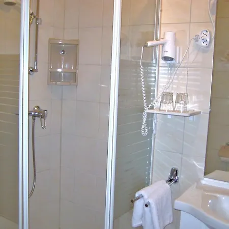 Pensionat Erna 4*